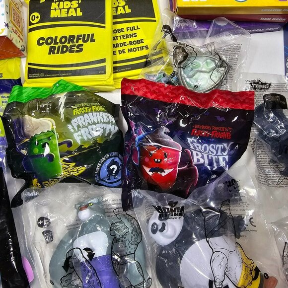 Lot of 20 Happy Kids Meal Toys McDonalds Wendys Dinosaurs Play Doh Kung Fu Panda - Picture 5 of 8